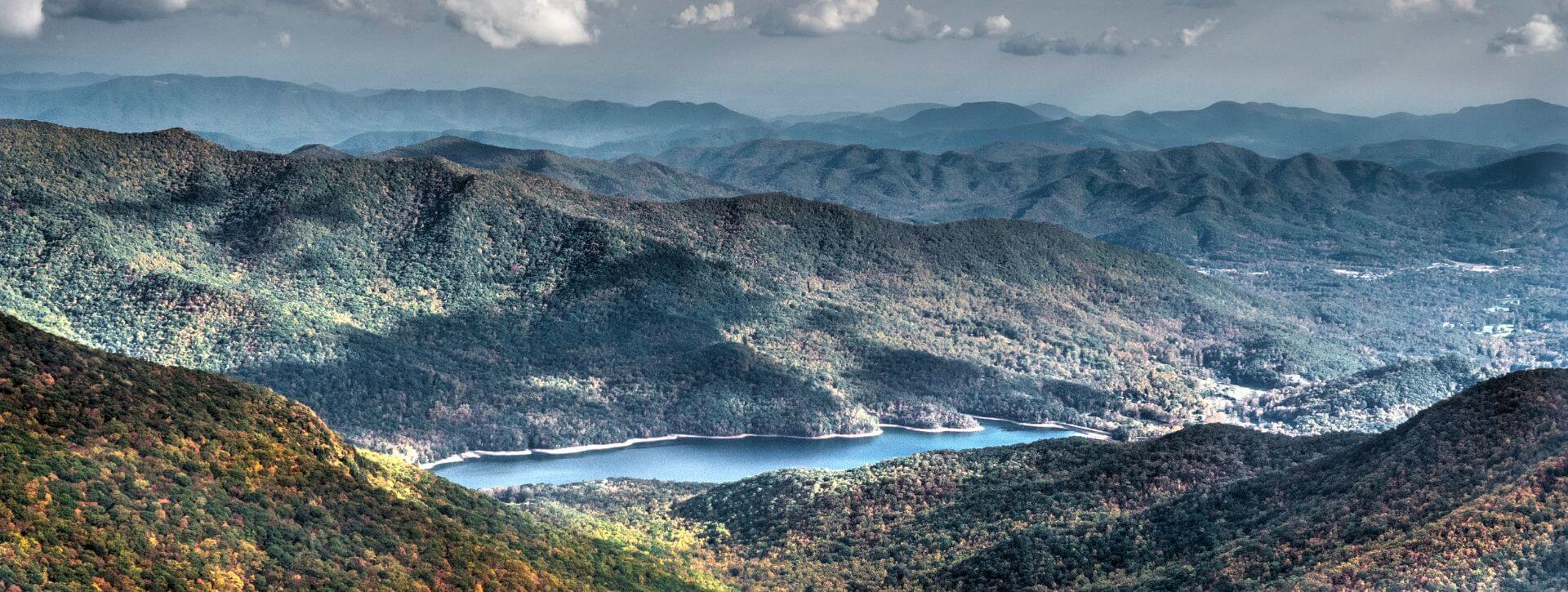 photo of mountains in north carolina